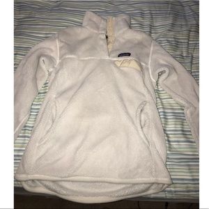 white patagonia pullover